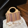 Bolso de paja a rayas con asas redondas de madera y una correa de cadena dorada - Marrón