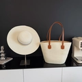 Borsa tote in paglia minimalista con manici in pelle marrone e cappello da sole coordinato - Bianco Sporco