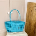 Sac à main tissé ajouré en bleu vif pour la plage d'été et le shopping chic - Bleu