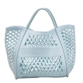 Sac fourre-tout ajouré bleu ciel avec un design de panier en résine rétro - Bleu