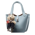 Sac seau en cuir litchi bleu clair avec fermoir argenté et charm ours mignon - Avec Pendentif / Bleu