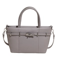 Borsa tote minimalista in pelle grigia con chiusura a scatto argento e tracolla inclusa - Grigio