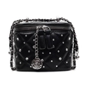 Zwarte gewatteerde mini crossbodytas met kristallen en camelia bloem ketting - Zwart