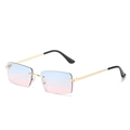 Lunettes de soleil rectangulaires sans monture avec verres dégradés bleu-rose et or - Monture Dorée Verres Dégradés Bleu Rose