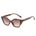 Retro cat-eye sunglasses featuring leopard print frames and brown gradient lenses - Leopard Frame Gradient Brown Lens