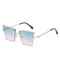 Lunettes de soleil œil de chat sans monture avec verres dégradés bleu-rose et branches or - Monture dorée avec verres vert-rose