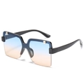 Oversized vierkante zonnebril met blauw-oranje gradiëntlenzen en metalen klinknagels - Zwart Frame Blauw Thee Gradiënt Lenzen