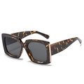 Chic tortoise shell square frame sunglasses with gold textured metal temples - Standard Size / Leopard Frame Grey Lens