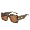 Schicke quadratische Sonnenbrille für Damen mit Leopardenmuster und breiten Bügeln - Auf Lager / Standard Schildpatt-Rahmen mit Teegläsern