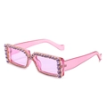 Rosa rechteckige Sonnenbrille mit lila Strasssteinen im modischen Retro-Y2K-Stil - Einheitsgröße / Violetter Zirkonia