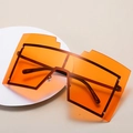 Occhiali da sole futuristici con lente a maschera arancione e montatura nera elegante - Montatura Nera Lenti Arancioni