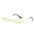 Gafas de sol ojo de gato con lentes amarillo verdoso claro y patillas de metal dorado - Montura Dorada Verde