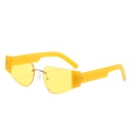 Retro randlose quadratische Sonnenbrille mit gelben Gläsern und silbernem Metallsteg - Auf Lager / Regulär (inkl. 13 % MwSt.) Gelbes Gestell Gelbe Gläser