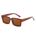 Lunettes de soleil carrées avec monture rouge transparente et verres dégradés bruns - Monture Thé Verres Thé