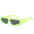 Neongrüne transparente Rechteck-Sonnenbrille mit kleinen Strasssteinen am Rahmen - Grüner Rahmen Schwarze Gläser