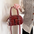 Borsa a tracolla vintage rosso scuro con due tasche frontali e finitura in ecopelle - Senza Ciondolo / Borgogna