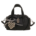 Elegante borsa a mano in pelle nera con chiusura argento e ciondolo a cuore perlato - Nero
