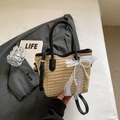 Sac seau en paille avec anses en cuir noir et charm nœud en dentelle et perles - Noir sans Pendentif