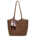 Borsa tote marrone in ecopelle con trama a grana e sciarpa di seta decorativa sul manico - Marrone
