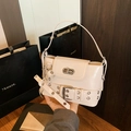 Borsa a tracolla retrò crema con cinturino largo a occhielli e chiusura a doppia D - Bianco