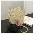 Sac à épaule artisanal en paille beige avec motif losange et bordure en coquillage - Blanc Cassé