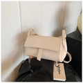 Sac à bandoulière en similicuir crème à motif lychee avec rabat et bandoulière réglable - Blanc Sans Pendentif