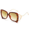 Lunettes de soleil papillon avec monture écaillée oversize et branches dorées - Monture Léopard / Verres Thé