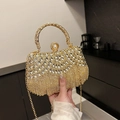 Borsa da sera dorata con nappe di strass, chiusura con perla e manico circolare - Oro