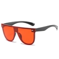 Flache Oversize-Sonnenbrille mit roten Verlaufsgläsern und schwarzem Gestell - Standardgröße / Schwarzer Rahmen Weinrote Gläser