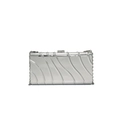 Silberne Metallic-Clutch mit gewellter Textur und eleganter Ketten-Schulterriemen - Silber