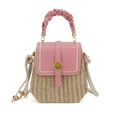 Umhängetasche aus rosa Leder und beigem Geflecht mit goldener Schnalle und Seilriemen - Rosa