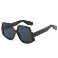 Lunettes de soleil oversize tendance avec monture noire irrégulière et verres gris - Monture Noire / Verres Noirs