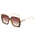 Lunettes de soleil carrées oversize écaille avec verres dégradés thé et branches perlées - Taille unique / Monture Léopard Verres Marron Dégradés