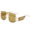 Übergroße goldene quadratische Sonnenbrille mit Nieten, bernsteinfarbenen Gläsern und Ringen - Goldrahmen Grün