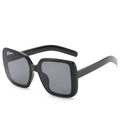 Κλασικά υπερμεγέθη τετράγωνα γυαλιά ηλίου σε γυαλιστερό μαύρο χρώμα με γωνία θέασης 45 μοιρών - Μαύρος Σκελετός Μαύροι Γκρι Φακοί