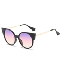 Lunettes de soleil œil-de-chat, monture noire, verres dégradés violets et branches d'or - En stock / Régulier (TVA 13% incluse) monture noire et verres violet rose