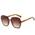 Lunettes de soleil carrées oversize avec monture écaille et verres dégradés marron - Monture Léopard / Verres Thé
