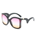 Lunettes de soleil carrées noires avec verres dégradés rose orange et détails dorés chic - Monture Noire Verres Rose Jaune
