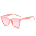 Lunettes de soleil œil-de-chat roses avec verres dégradés et rivets dorés élégants - Monture Rose / Verres Roses
