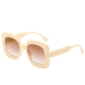 Lunettes de soleil carrées rétro beiges avec verres dégradés marron et rivets dorés - Monture Blanc Cassé Verres Dégradés Thé