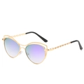 Lunettes de soleil œil de chat dorées à chaîne avec verres dégradés bleu violet - En stock / Régulier (incl. 13 % TVA) monture dorée et verres violets