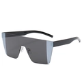 Lunettes de soleil bouclier oversize avec monture noire et accents miroirs bleus - Monture Noire / Verres Noirs
