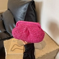 Sac nuage tressé rose fuchsia tendance avec chaîne dorée pour les vacances - Rose rouge