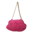 Schicke magentafarbene gewebte Cloud-Tasche mit Goldkette für stilvolle Sommermode - Rosarot