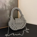 Borsa a mano artigianale con perline argentate e tracolla a catena con effetto metallico - Argento