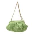 Hellgrüne Stroh-Cloud-Tasche mit eleganter goldener Kette zum Tragen über der Schulter - Grün