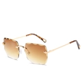 Frameless square gradient sunglasses with scalloped edges and gold metal temples - Brown