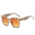 Retro-Sonnenbrille mit quadratischem Schildpatt-Rahmen und orangen Verlaufsgläsern - Bedruckter Rahmen mit Tee Verlaufsgläsern