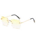 Frameless square sunglasses with yellow gradient lenses and golden wavy metal temples - Gradient Yellow