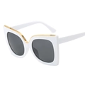 Lunettes de soleil blanches oversize avec monture épaisse rétro et barre en métal doré - Monture Blanche Verres Gris